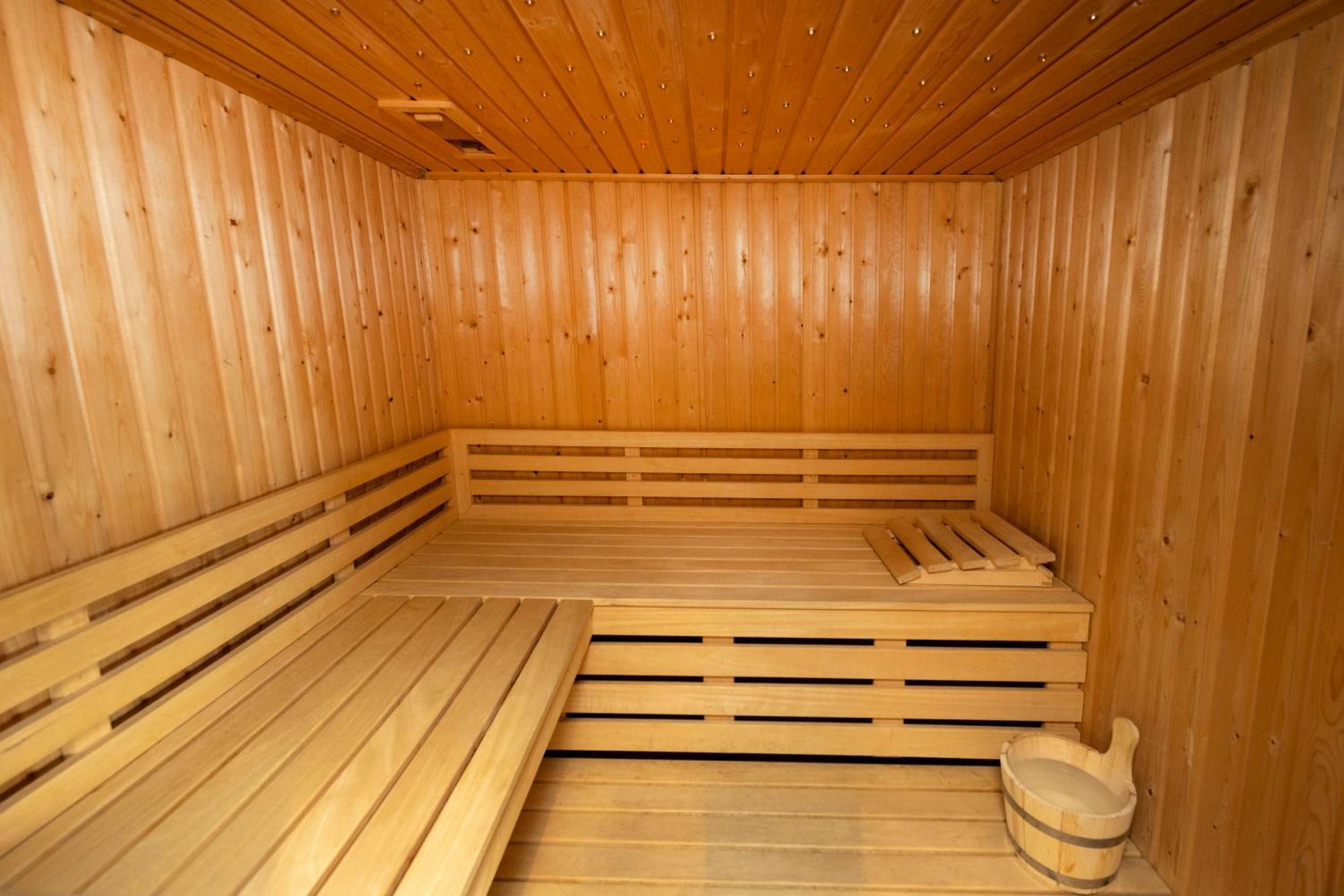 Aangenaam Op De Rijn, Woonboot, Inclusief Prive Sauna Alphen aan den Rijn Exterior photo